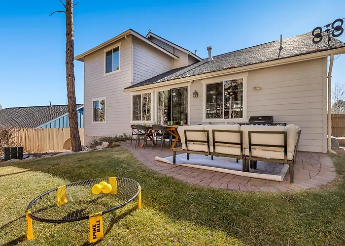 Cozy 4br Near - Firepit & Pool Table Holiday home *