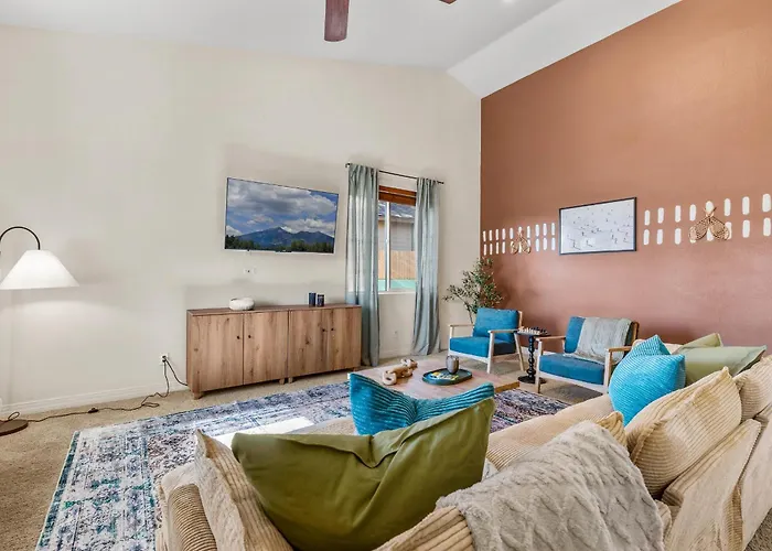 Cozy 4br Near - Firepit & Pool Table *