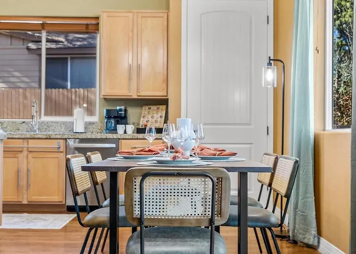 Cozy 4br Near - Firepit & Pool Table Holiday home Flagstaff